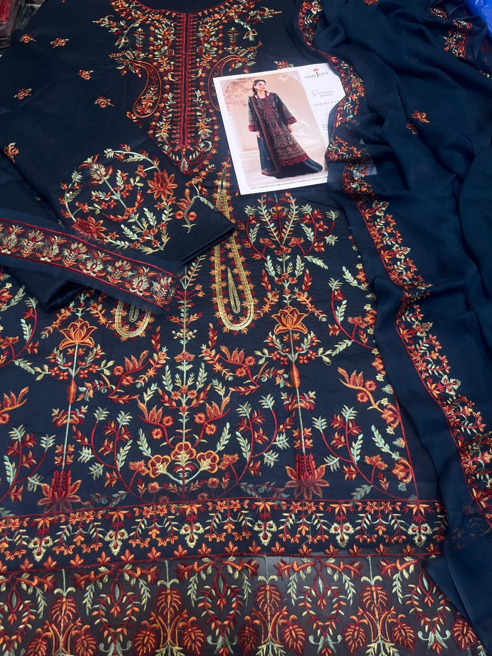 Asim Jofa Luxury Collection 3Pc Embroidered Lawn Suit – Code 51211 - Image 6