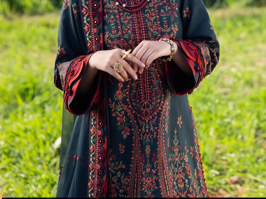 Asim Jofa Luxury Collection 3Pc Embroidered Lawn Suit – Code 51211 - Image 3